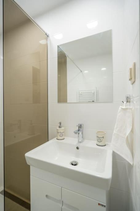Top Location Central New & Spacious 3 Bdr Apt Medical Academy Sófia Exterior foto