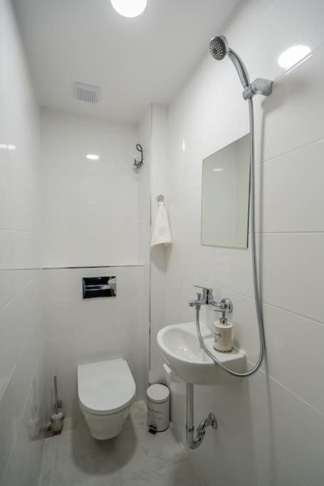 Top Location Central New & Spacious 3 Bdr Apt Medical Academy Sófia Exterior foto